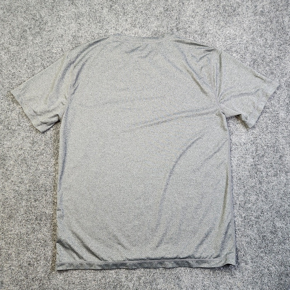 Vuori Shirt Mens Large Gray Short Sleeve Pocket Crew Neck Tee Casual Lightweight - Picture 3 of 7